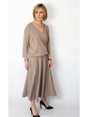 KENIA - V-Ausschnitt Midi-Kleid mit elastischem Bund - Mokka in Tupfen