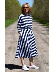 ADELA - Midi Ausgestelltes Kleid gestrickt - weiße und marineblaue Streifen